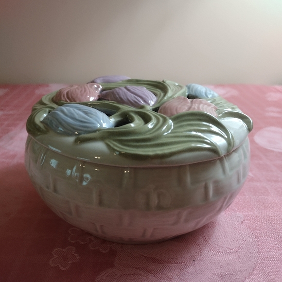 Holland @ Mold Other - Vintage Art Pottery Holland @ Mold Signed Tulips Pastel Basketweave Filigree